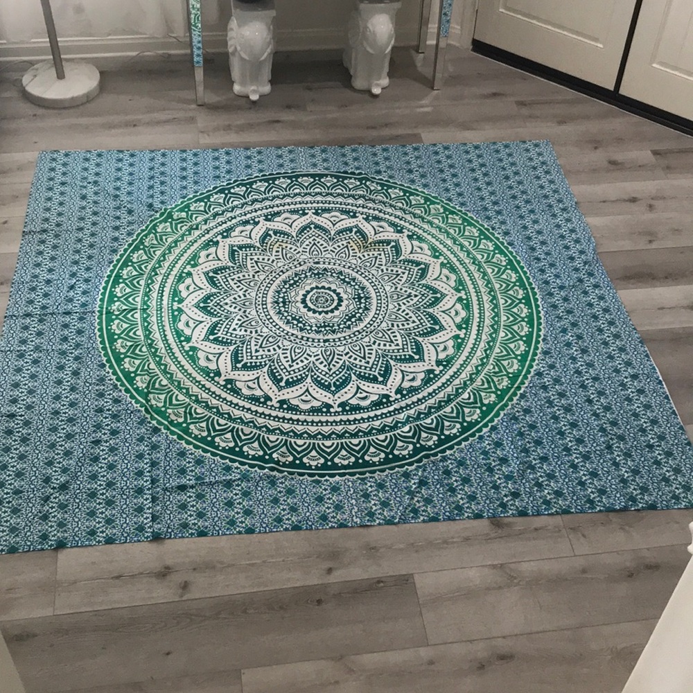 🍃🌸 Open Flower Wall Tapestry 81x91 in